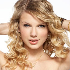 Kelly Swift Photo 37