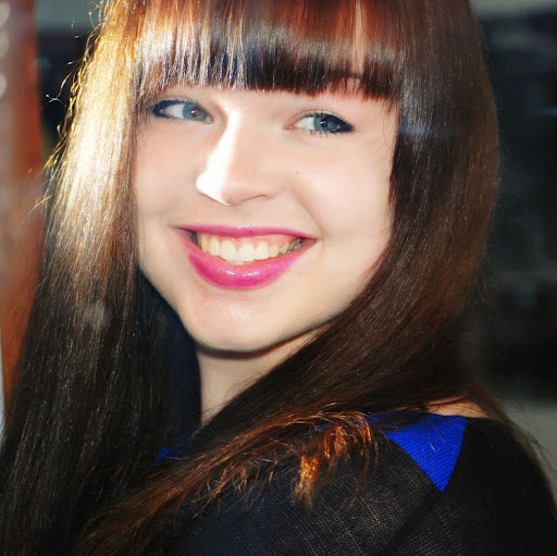 Robyn Sullivan Photo 19