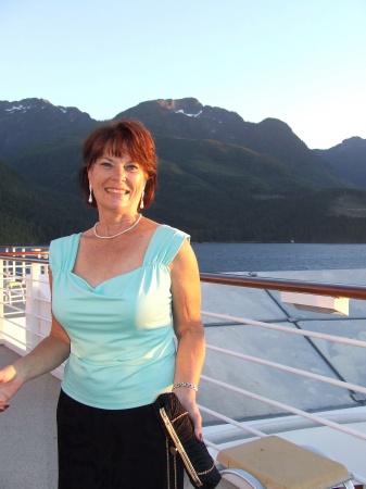 Linda Hudson Photo 34