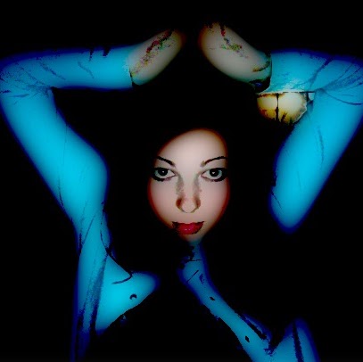 Samantha Hunter Photo 40