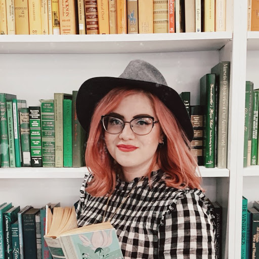 Julia Larsen Photo 15