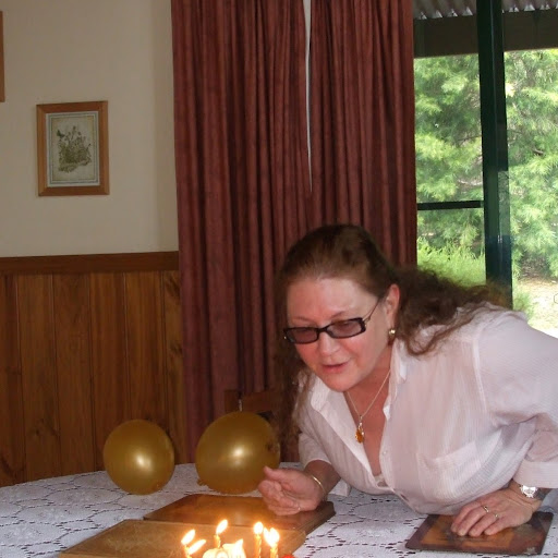 Maria Knowles Photo 6