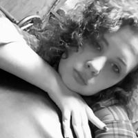 Emily Matthews Photo 22