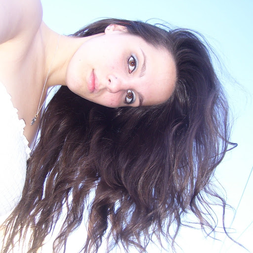 Elizabeth Schuster Photo 21