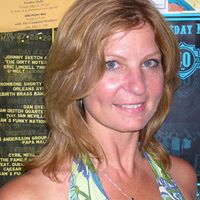 Michele Chapman Photo 36