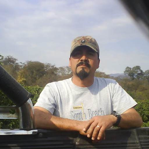 Jose Vizcarra Photo 17