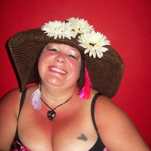 Debi Wilkinson Photo 14