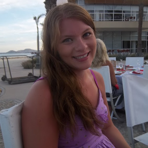 Amanda Hinton Photo 31