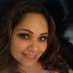 Debbie Castillo Photo 32