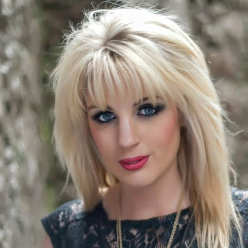 Michelle Barrett Photo 31