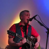 Robert Dietz Photo 27