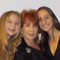 Elaine Levine Photo 6