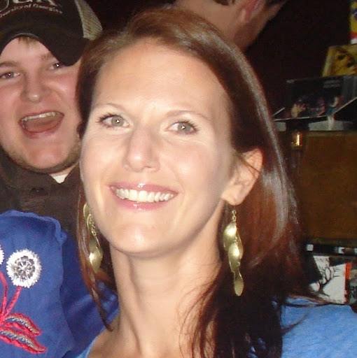 Laura Anderson Photo 27