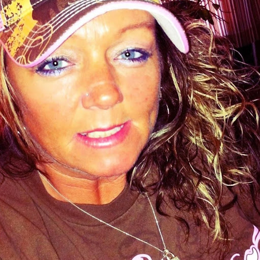 Laura Sanders Photo 20