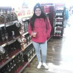 Elizabeth Roldan Photo 14