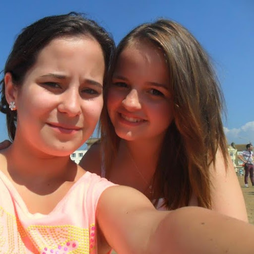 Victoria Bond Photo 25