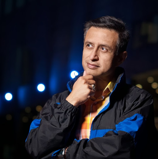 Richard Montez Photo 13