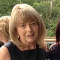 Julie Calandro Photo 6