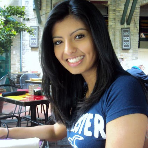 Joanna Ramirez Photo 13