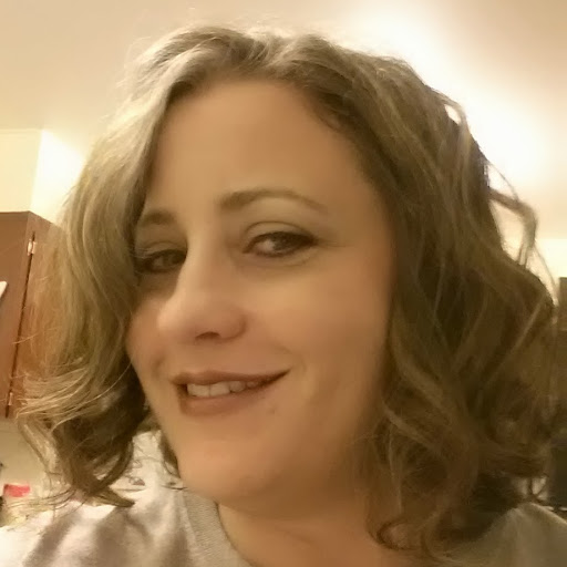 Julie Daniels Photo 30