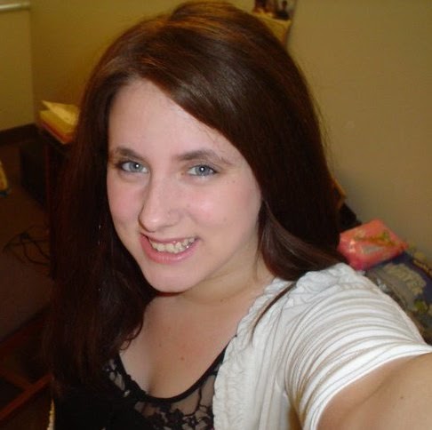 Angela Thomas Photo 17