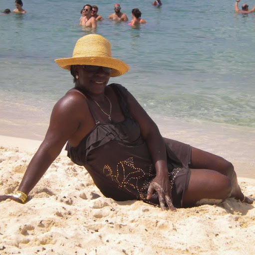 Annette Holloway Photo 13