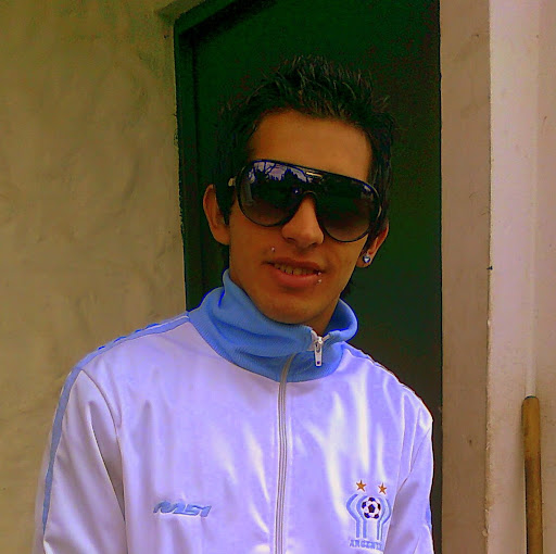 Nicolas Rosales Photo 10