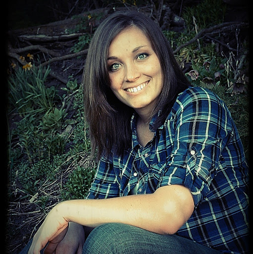 Elizabeth Schuster Photo 22