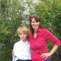 Elizabeth Devries Photo 9