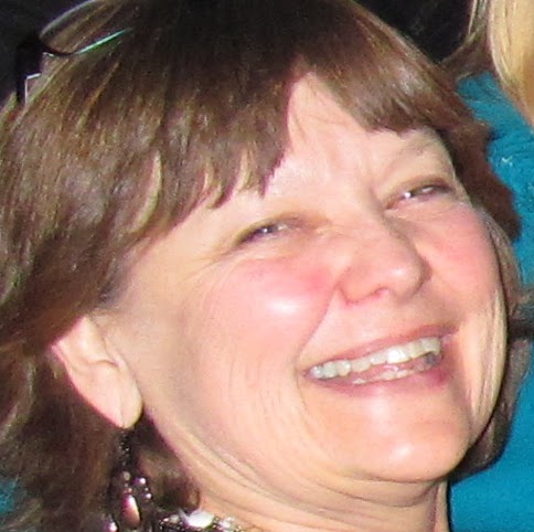 Elizabeth Ernst Photo 7