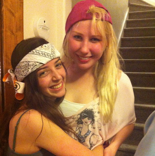 Laura Becker Photo 21