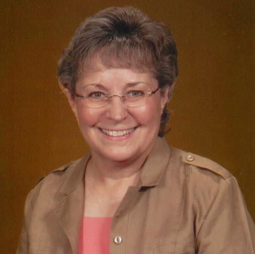 Elaine Robinson Photo 26