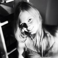 Lindsey Watts Photo 22