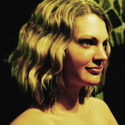 Elizabeth Waters Photo 6