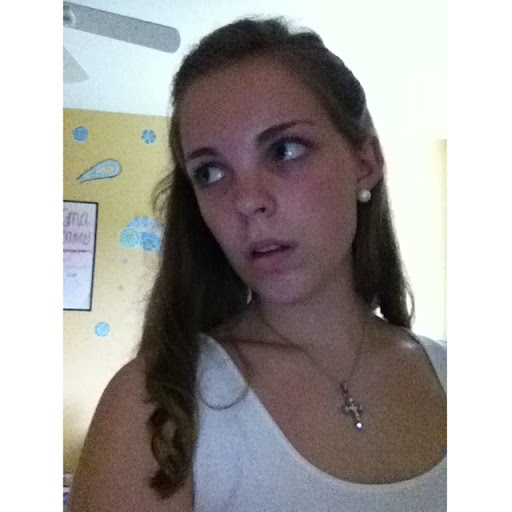 Sarah Wills Photo 13