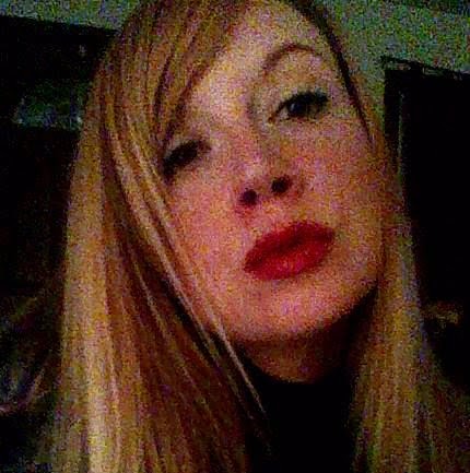 Amber Collett Photo 8