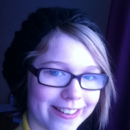 Ellie Davidson Photo 7