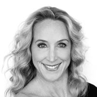 Suzanne Warner Photo 14