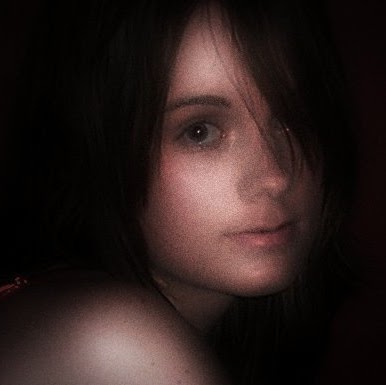Ellie Larson Photo 7