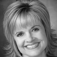 Stefanie Lee Photo 40