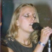 Jane Groves Photo 4