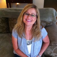 Laurie Collins Photo 14