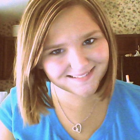 Danielle Mullins Photo 31