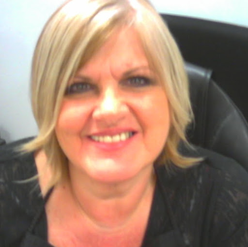 Pamela Henderson Photo 7