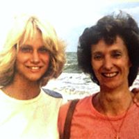 Vicki Winters Photo 17