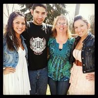 Robin Vasquez Photo 19