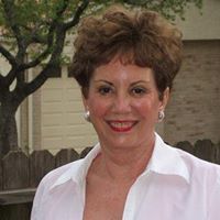 Pamela Quinn Photo 50
