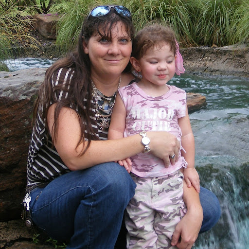 Amy Mclain Photo 10