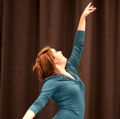 Elizabeth Mullins Photo 31