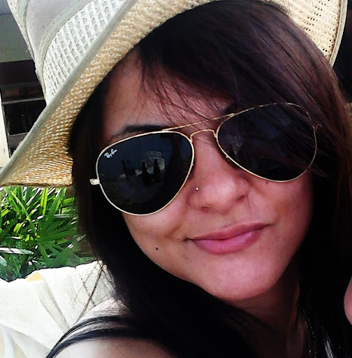 Adriana Lemos Photo 14